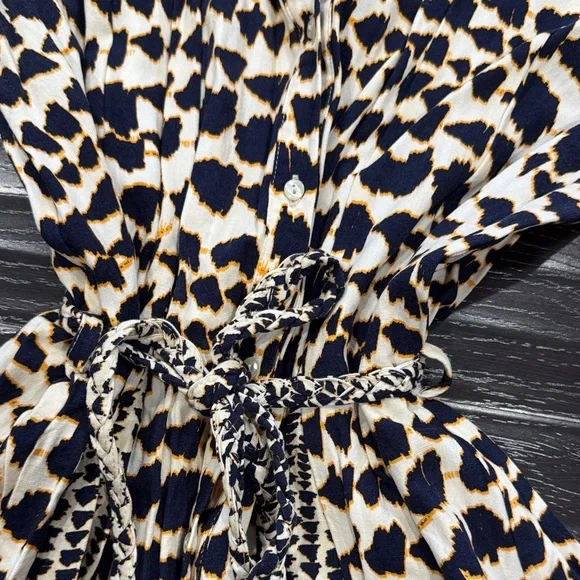 Stylish Black and Cream Patterned Women's Dress - Picture 3 of 3